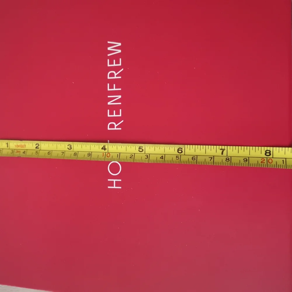 NWT HOLT RENFREW Gift Box Medium. - Picture 5 of 5